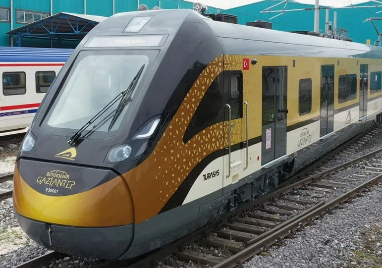 Gaziray high speed train photo
